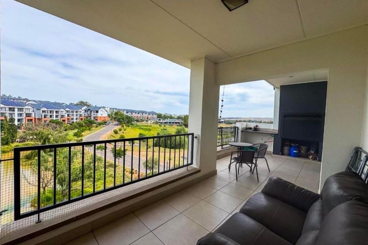 EXCEPTIONAL 2 Bedroom PENTHOUSE with scenic views in Linbro Park, Sandton - Photo 2