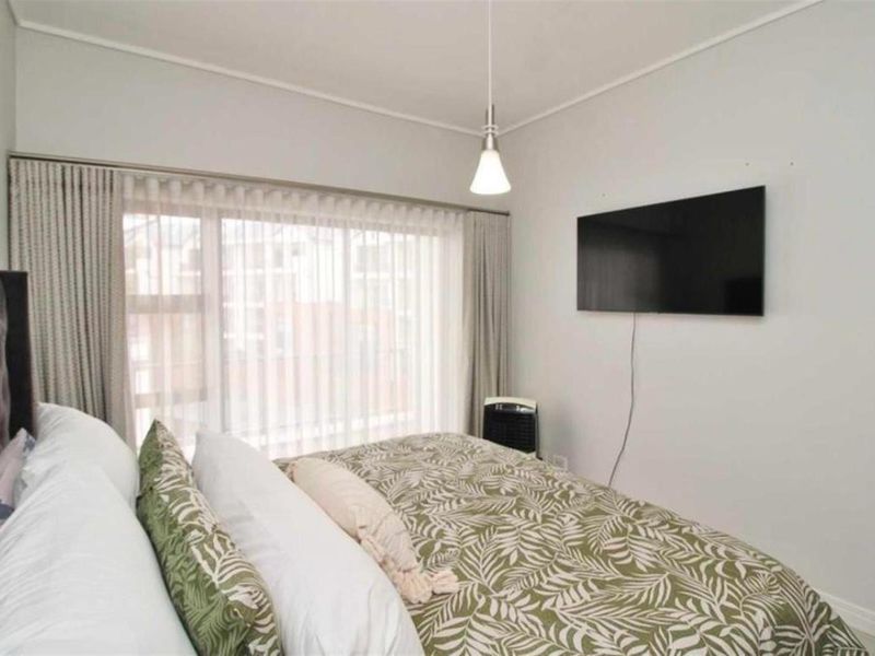 INVESTORS: Modern 2 Bedroom PENTHOUSE For Sale in Linbro Park, Sandton - Photo 10