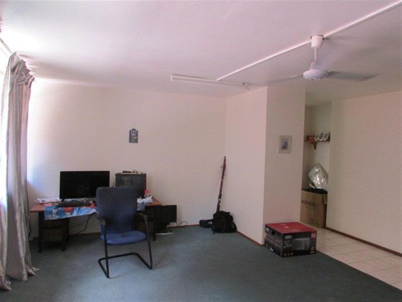 Spacious 2 Bedroom Apartment - Photo 7