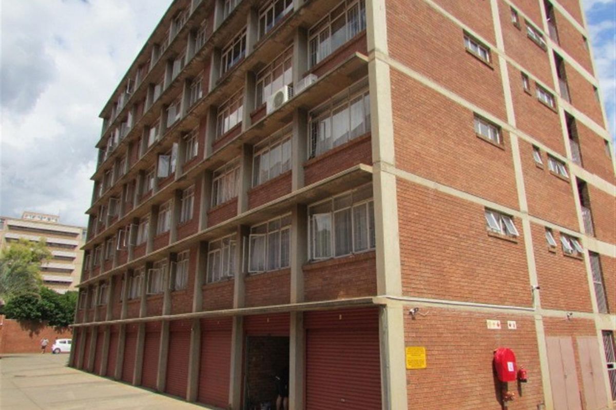 Spacious 2 Bedroom Apartment - Photo 2