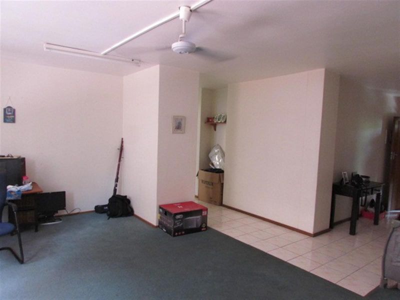 Spacious 2 Bedroom Apartment - Photo 8