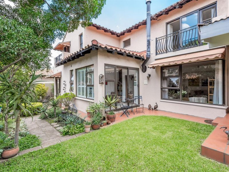 Gorgeous Cluster-Style Home In Popular Secure  Enclosure - Photo 2