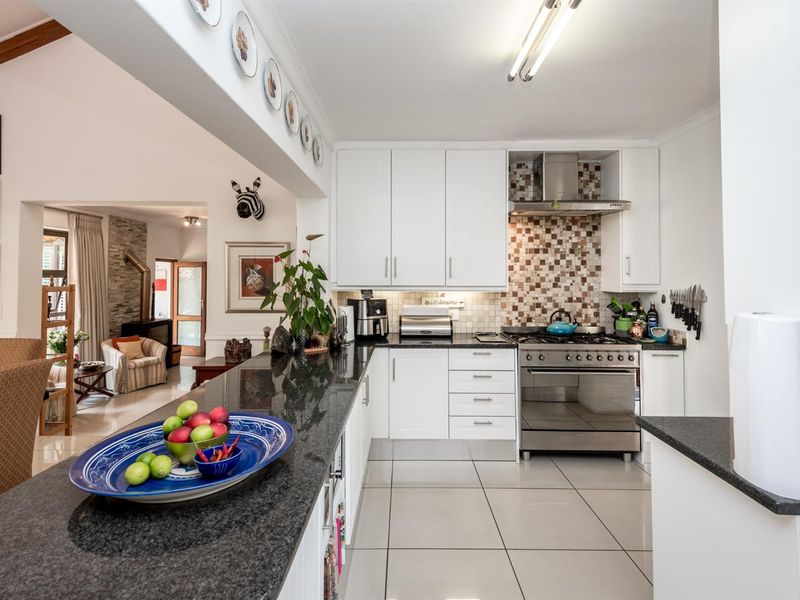 Gorgeous Cluster-Style Home In Popular Secure  Enclosure - Photo 10