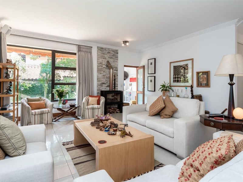 Gorgeous Cluster-Style Home In Popular Secure  Enclosure - Photo 6