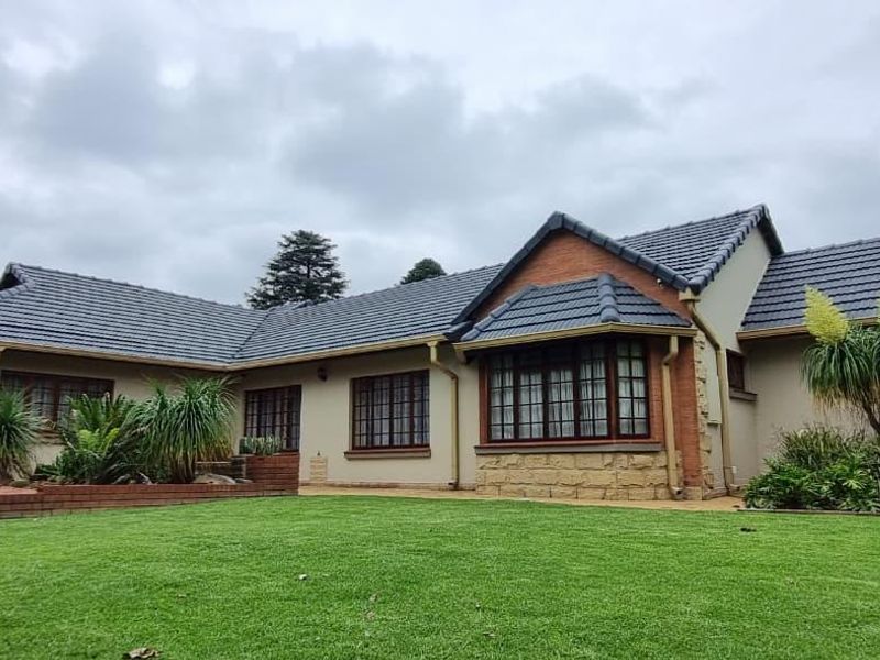 Exceptional Luxury Entertainers Home with Expansive Grounds - Ultimate Versatility - Photo 2