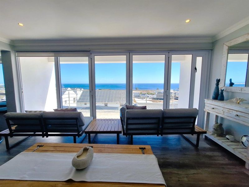 Modern Versatile Hilltop Home: Dual Living with Sea Views. - Photo 5