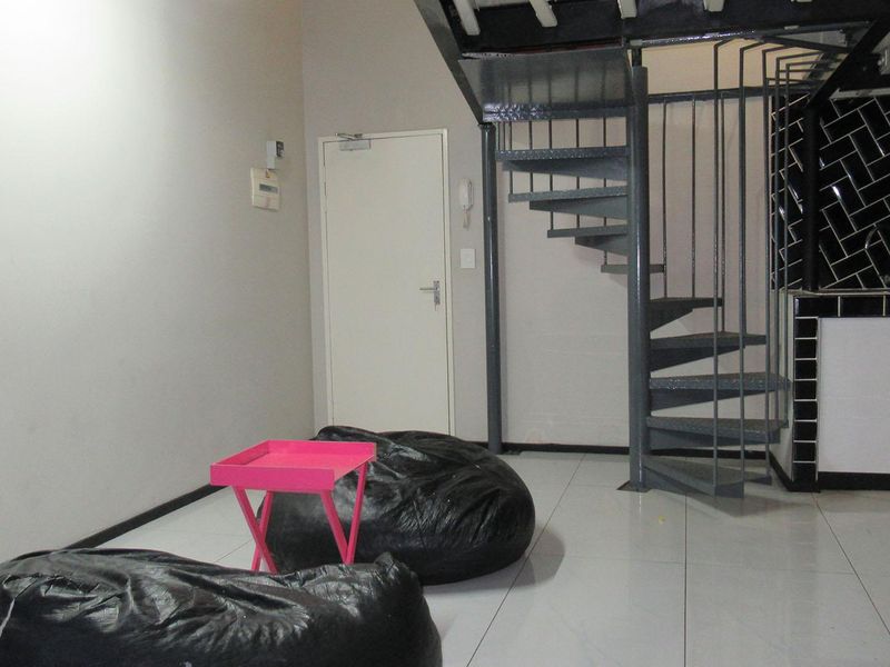 1-bedroom apartment nestled in the vibrant Maboneng - Photo 4