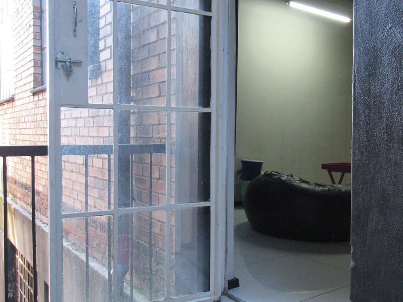 1-bedroom apartment nestled in the vibrant Maboneng - Photo 8
