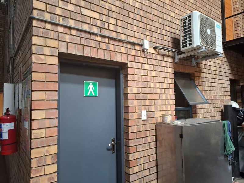 Workshop To Let - Photo 9