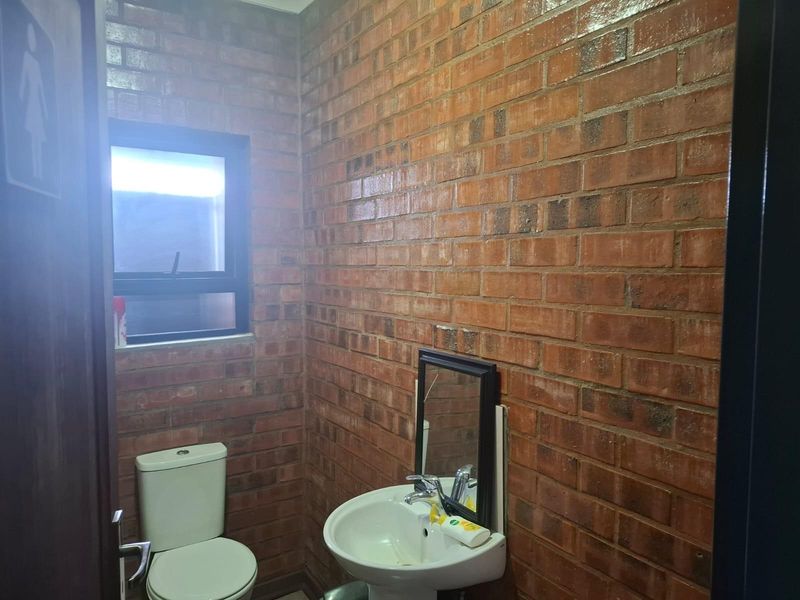 Workshop To Let - Photo 6