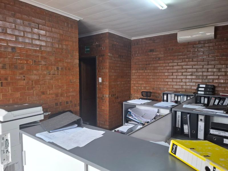 Workshop To Let - Photo 4