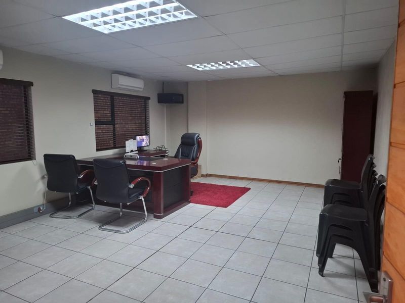 Workshop To Let - Photo 10