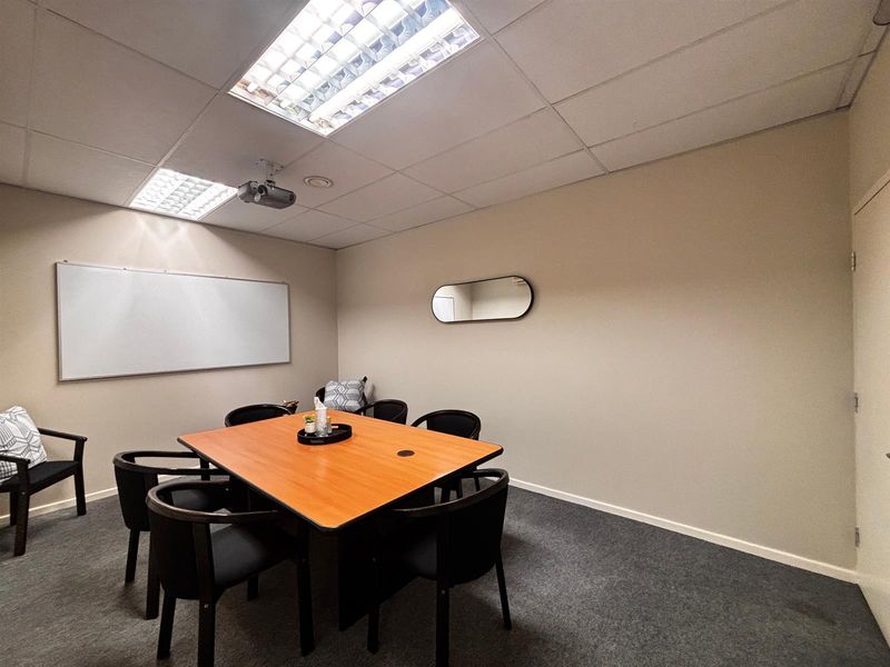 Executive Offices To Rent in Table View, Blouberg - Photo 10