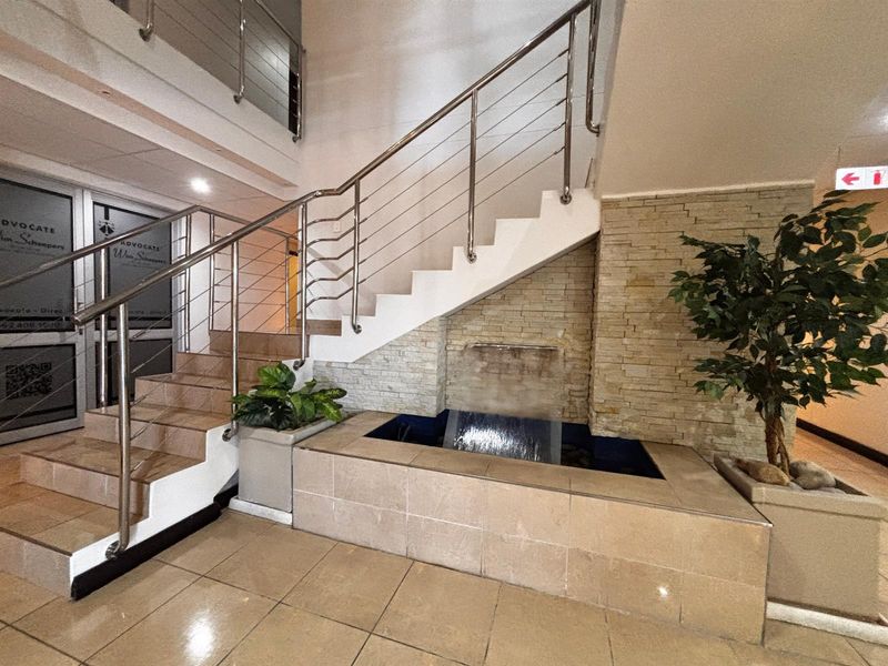 Executive Offices To Rent in Table View, Blouberg - Photo 4