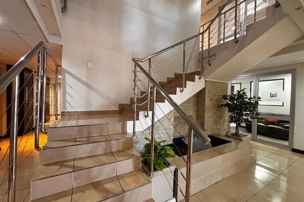 Executive Offices To Rent in Table View, Blouberg - Photo 5