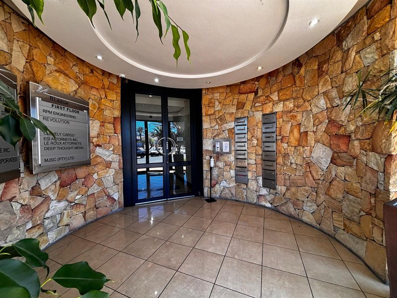 Executive Offices To Rent in Table View, Blouberg - Photo 3