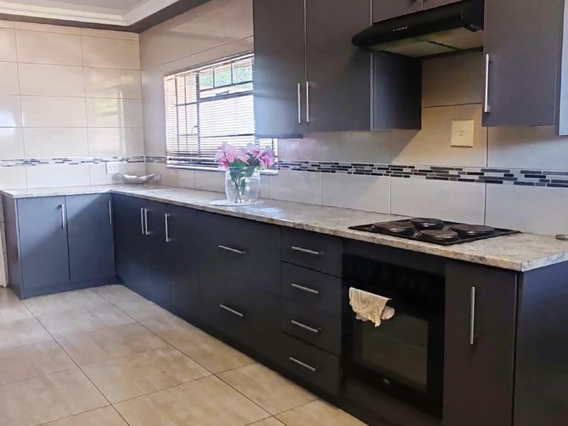 House To Rent in Vaalpark, Sasolburg - Photo 3