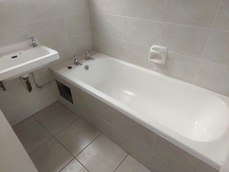 2 bed Apartment For Sale in Pelham, Pietermaritzburg, KwaZulu Natal - Photo 5