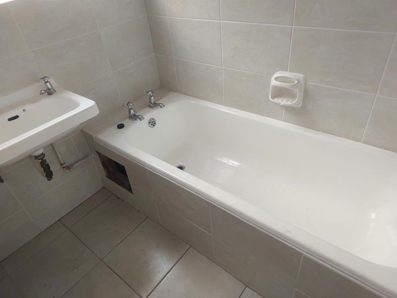 2 bed Apartment For Sale in Pelham, Pietermaritzburg, KwaZulu Natal - Photo 4