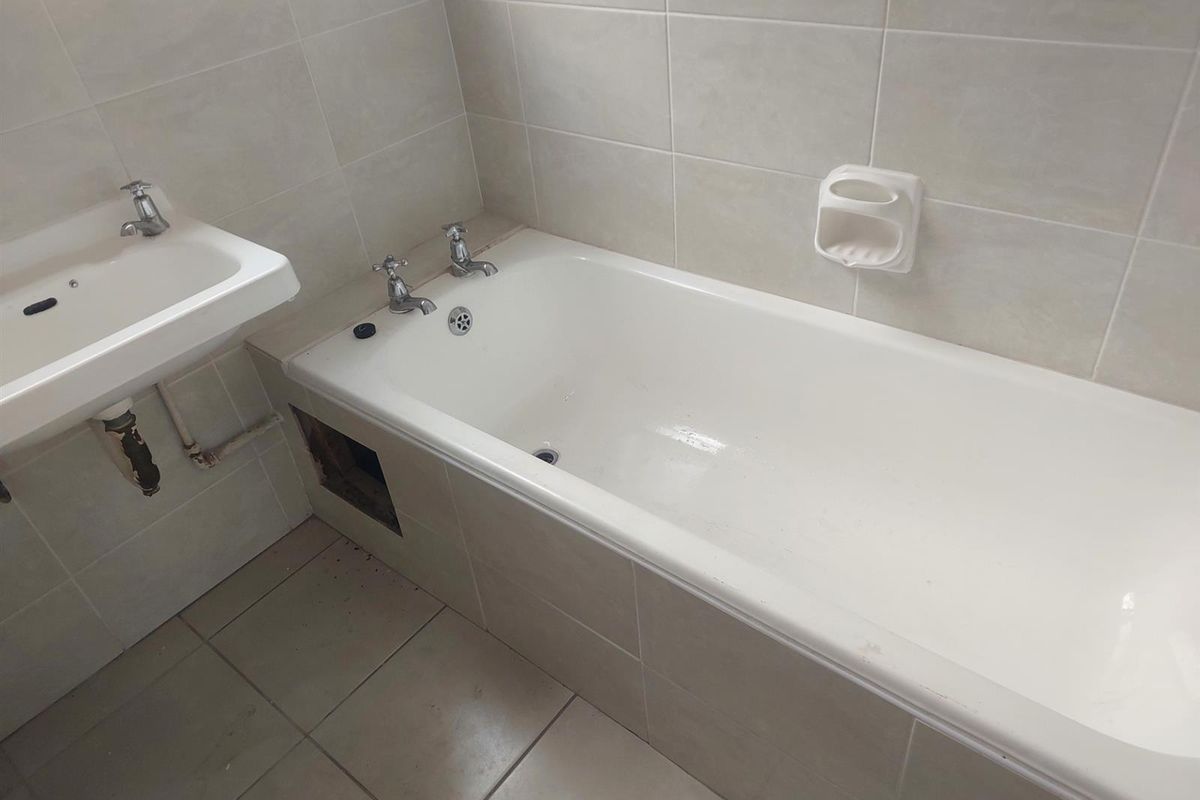 2 bed Apartment For Sale in Pelham, Pietermaritzburg, KwaZulu Natal - Photo 4