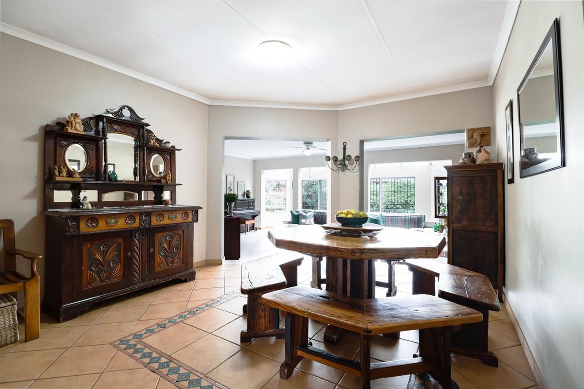 4 Bedroom Family Home in Boomed Area Near Bakenkop Laerskool - Photo 5