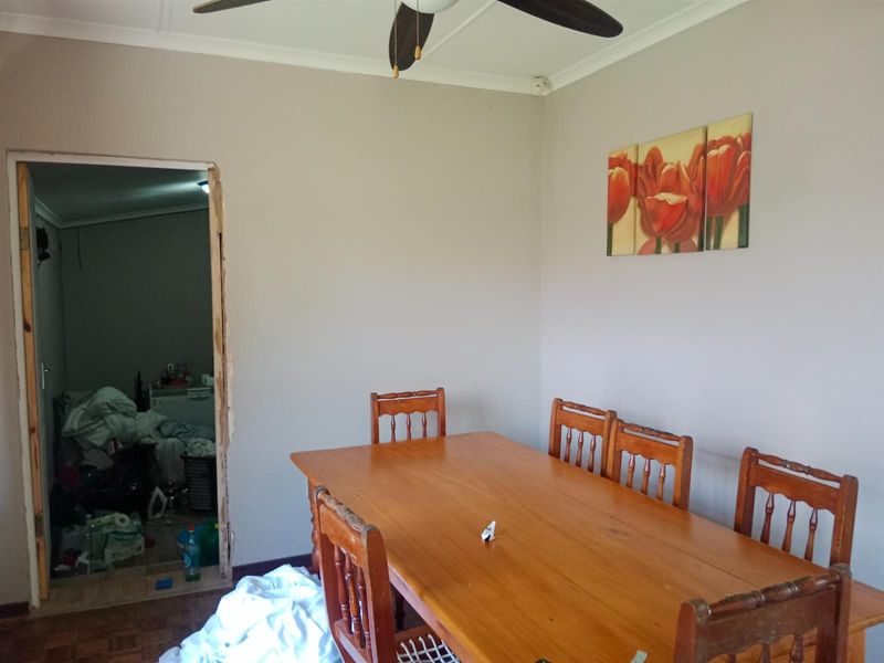 6 bedroom House For Sale in Amanzimtoti, KwaZulu Natal - Photo 9