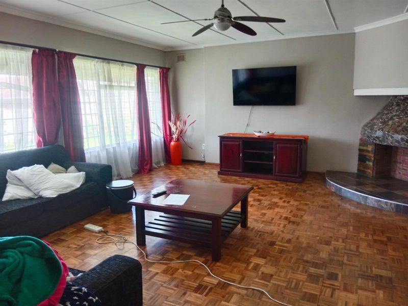 6 bedroom House For Sale in Amanzimtoti, KwaZulu Natal - Photo 6