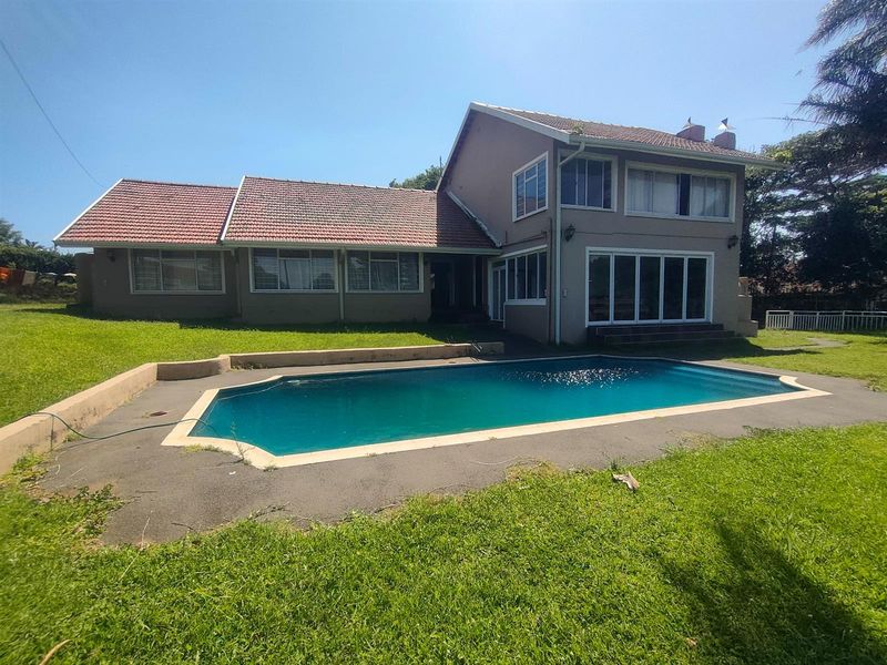 6 bedroom House For Sale in Amanzimtoti, KwaZulu Natal - Photo 2