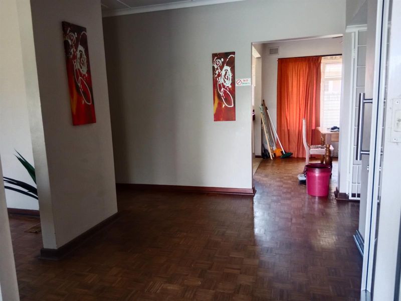 6 bedroom House For Sale in Amanzimtoti, KwaZulu Natal - Photo 5