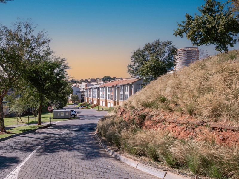 Secure 1-Bedroom Apartment Near Wits University and Medical School - Photo 4