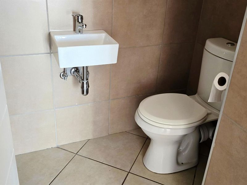 4 Bedroom Double Storey Stand Alone House For Sale in Monavoni, Centurion - Photo 8