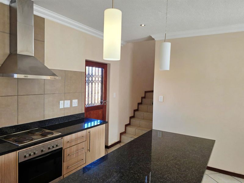 4 Bedroom Double Storey Stand Alone House For Sale in Monavoni, Centurion - Photo 4