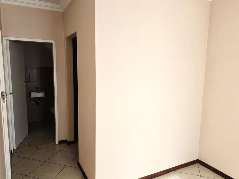 4 Bedroom Double Storey Stand Alone House For Sale in Monavoni, Centurion - Photo 9