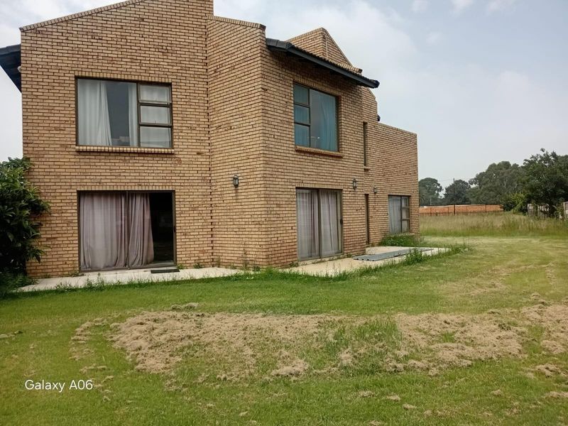 LAST COMMERCIAL ON GREAT NORTH!! - Photo 4