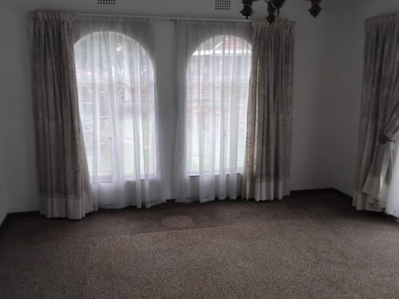 Perfect Family Home!! - Photo 10