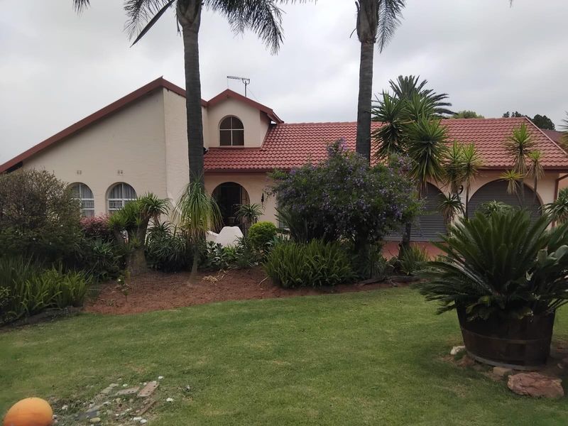 Perfect Family Home!! - Photo 2