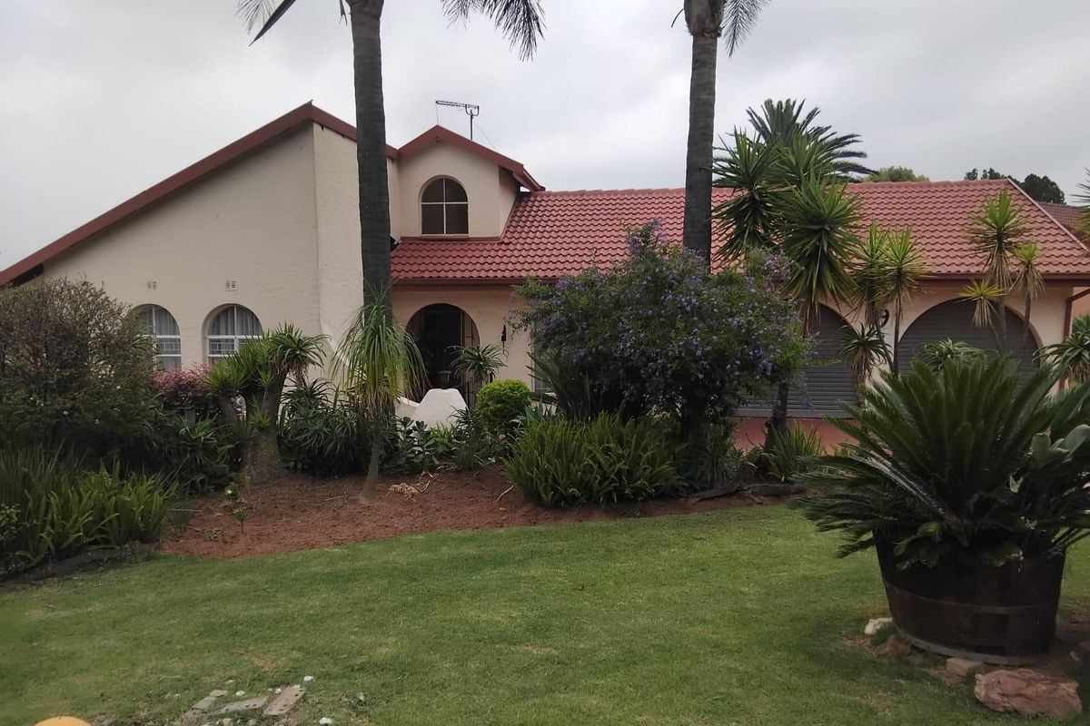 Perfect Family Home!! - Photo 2