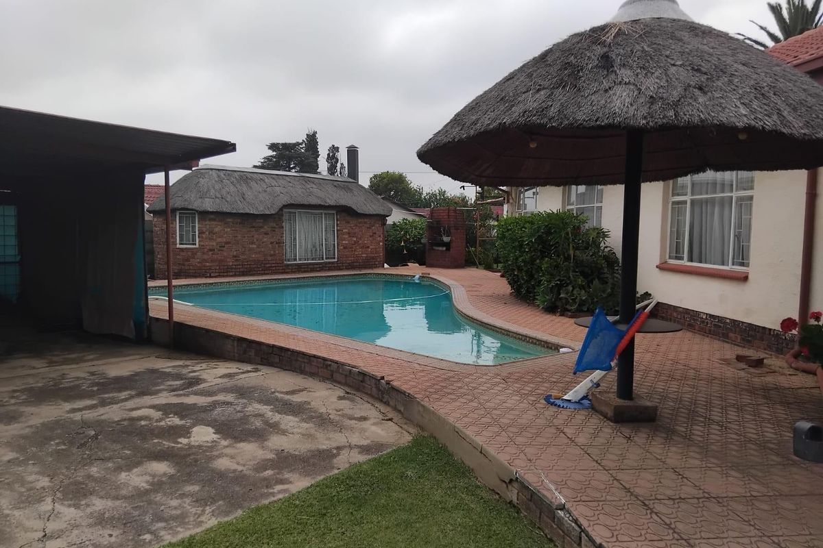 Perfect Family Home!! - Photo 3