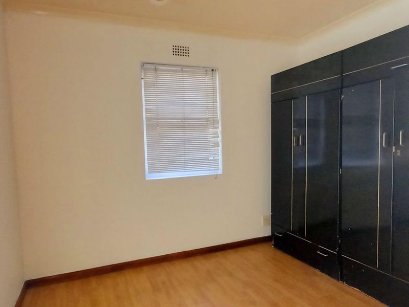 Stunning House For Sale in Maitland, Cape Town - Photo 8