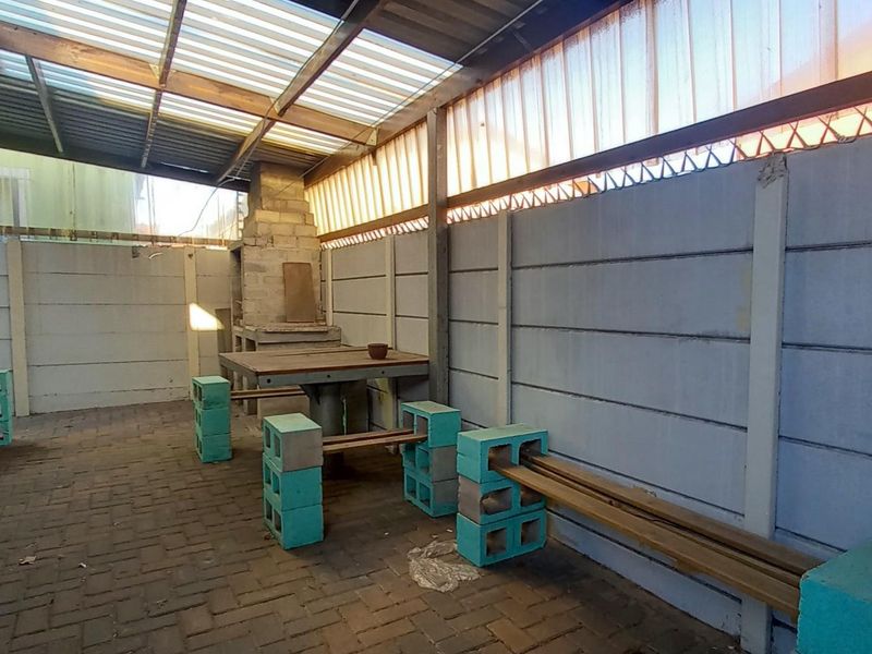 Stunning House For Sale in Maitland, Cape Town - Photo 3