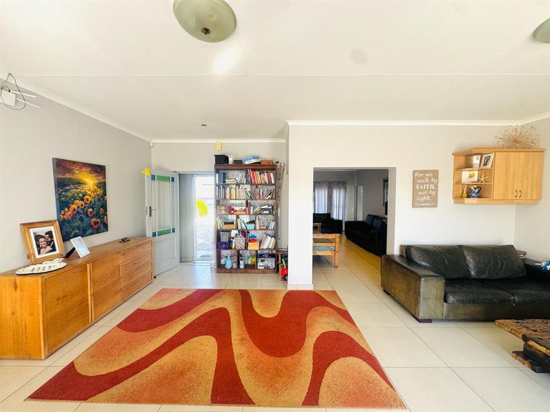 House For Sale in Country Club, Langebaan - Photo 2