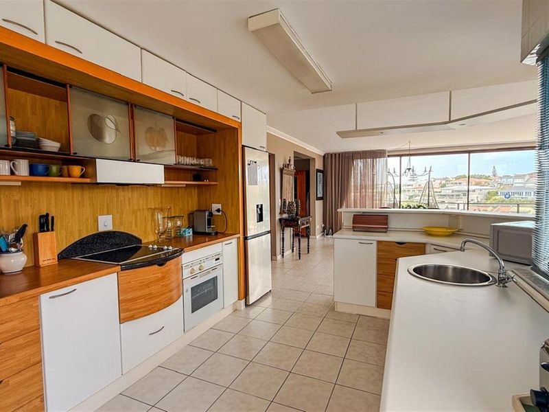 Spacious 4 Bedroom Fully Furnished Tramonto Unit 2 Minutes from the Beach - Photo 8