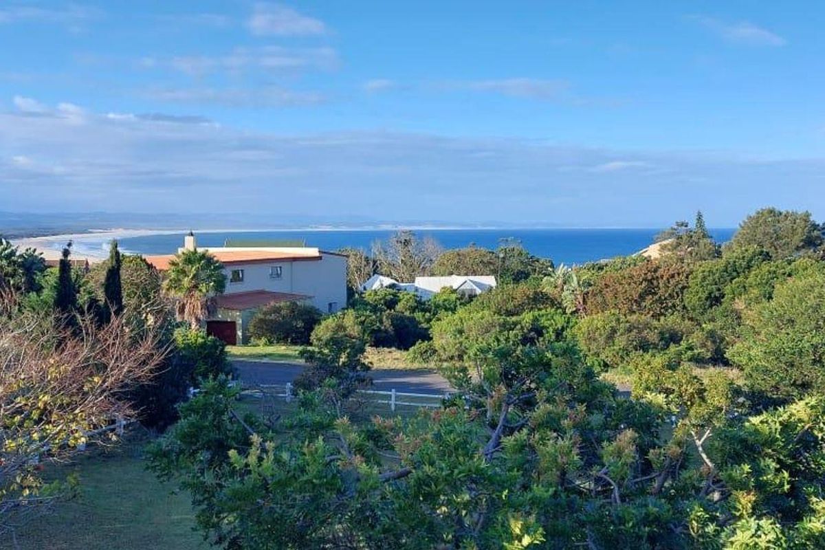 Unique property in the heart of Wavecrest Jeffreys Bay - Photo 2