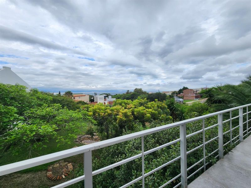 Unique property in the heart of Wavecrest Jeffreys Bay - Photo 3