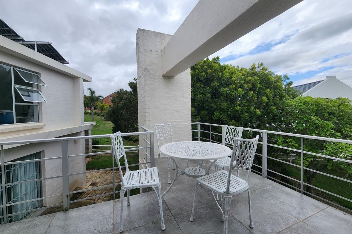 Unique property in the heart of Wavecrest Jeffreys Bay - Photo 5