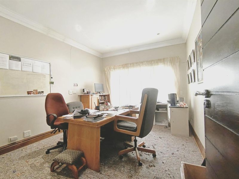 Spacious 3-4 Bedroom Home with Separate Flatlet in Somerset Park, Umhlanga - Photo 9