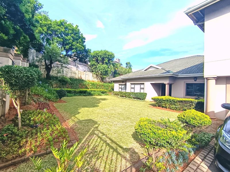 Spacious 3-4 Bedroom Home with Separate Flatlet in Somerset Park, Umhlanga - Photo 3