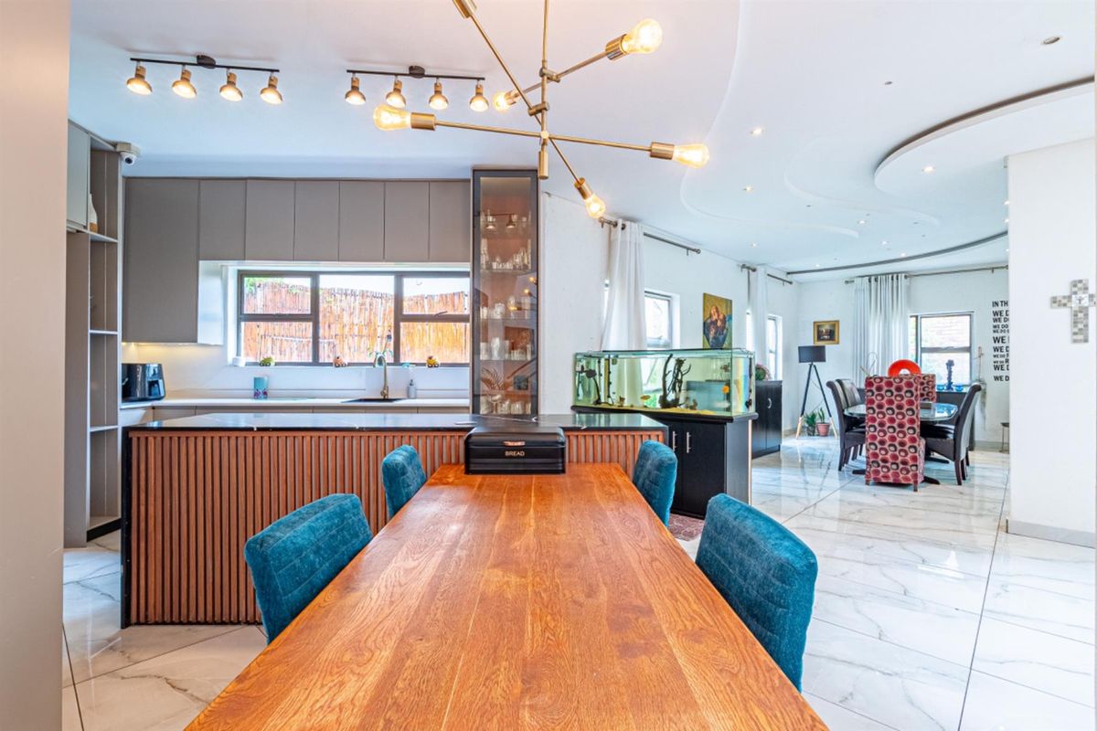 A Grand Residence Where Space, Sustainability and Sophistication Unite - Photo 5