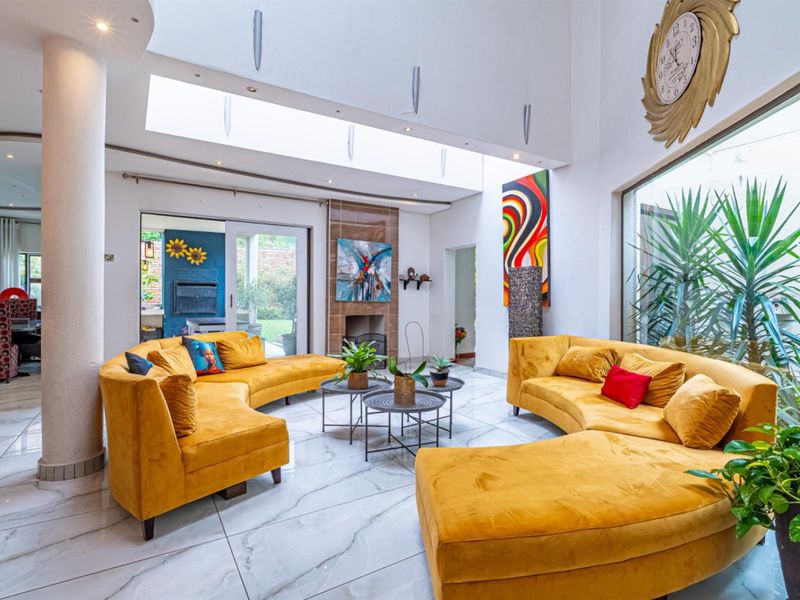 A Grand Residence Where Space, Sustainability and Sophistication Unite - Photo 8