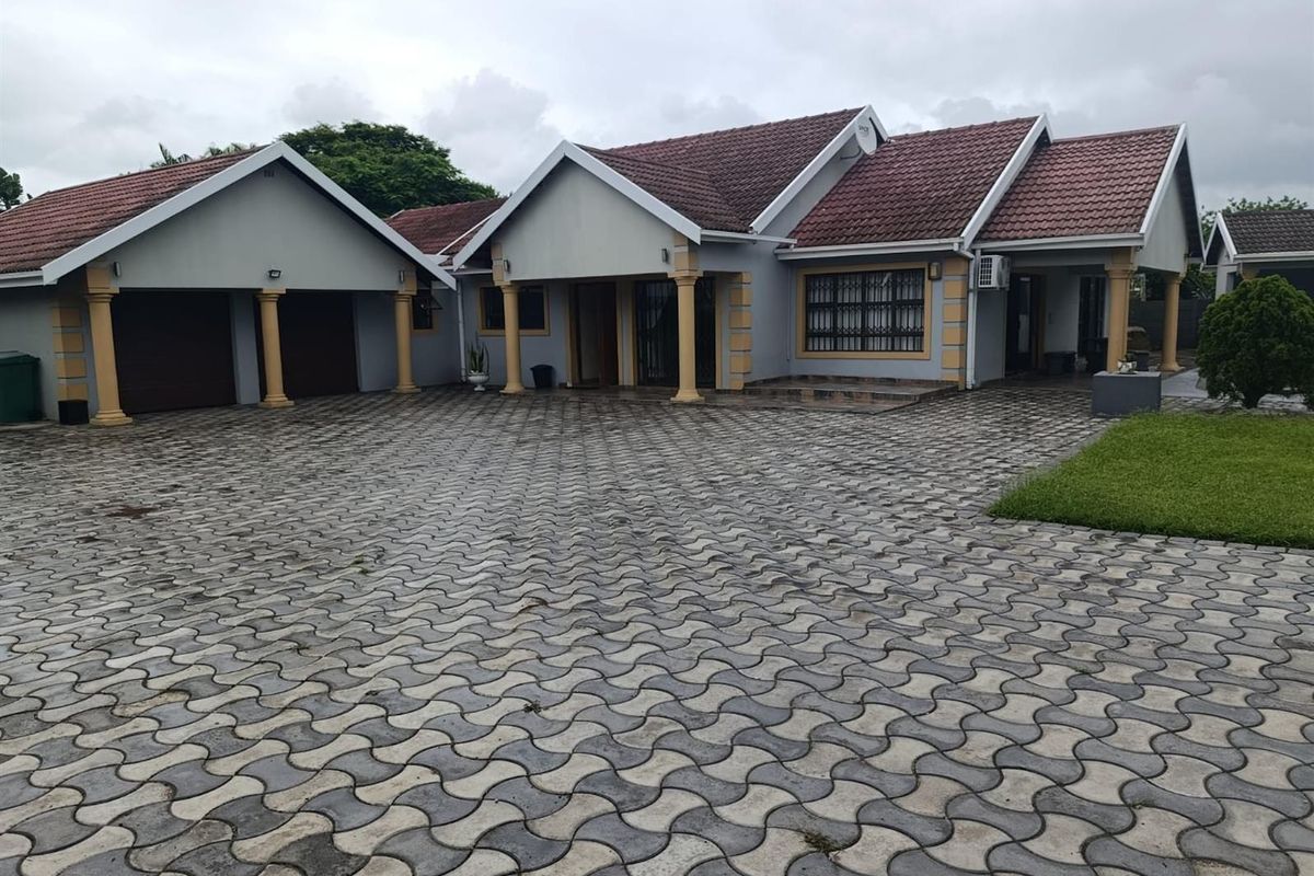 House For Sale in Richards Bay Central, Richards Bay, KwaZulu Natal - Photo 2